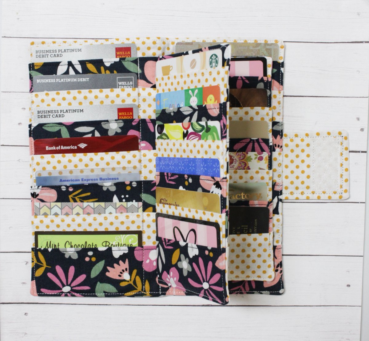 mintchocolatebt's tweet photo. Cute Card Wallet holds 36 cards..
It's an amazing way to keep all your credit/debit cards, business  cards all together in this card holder.
.
.

#handmade #shopsmall #cardwallet #wallet  #girls #gift #etsyhandmade #cardorganizer #cardholder #travelwallet  #trendy #etsyshop https://t.co/KzSXMr8Ai8
