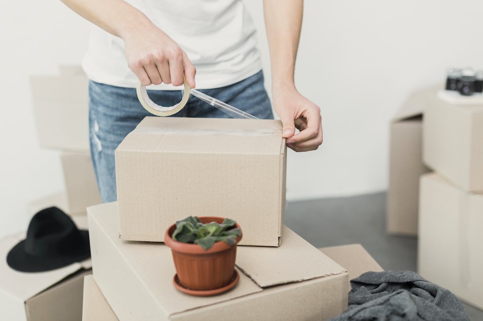 LetsPack_'s tweet image. ¿Quieres reforzar la imagen de tu e-commerce gracias al #packaging?🎁 🛍 ¿Quieres aumentar la seguridad en el envío de tus productos? ¡En #LetsPack podemos ayudarte! 👉
hubs.ly/H0s1X_w0