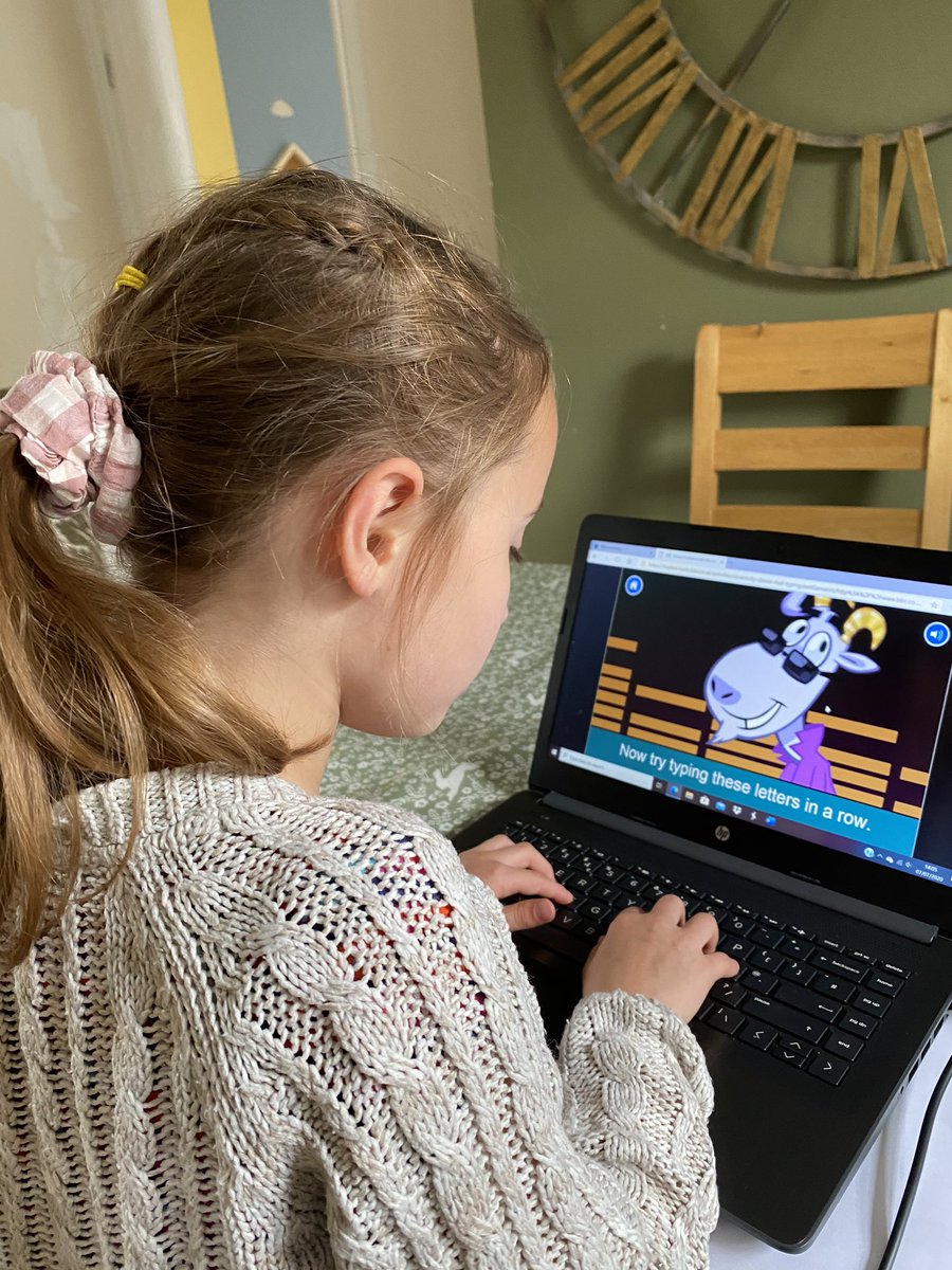 helennrob's tweet photo. @Class6DPS productive day working on subordinate clauses and dance mat touch typing https://t.co/LRc3lx85qJ