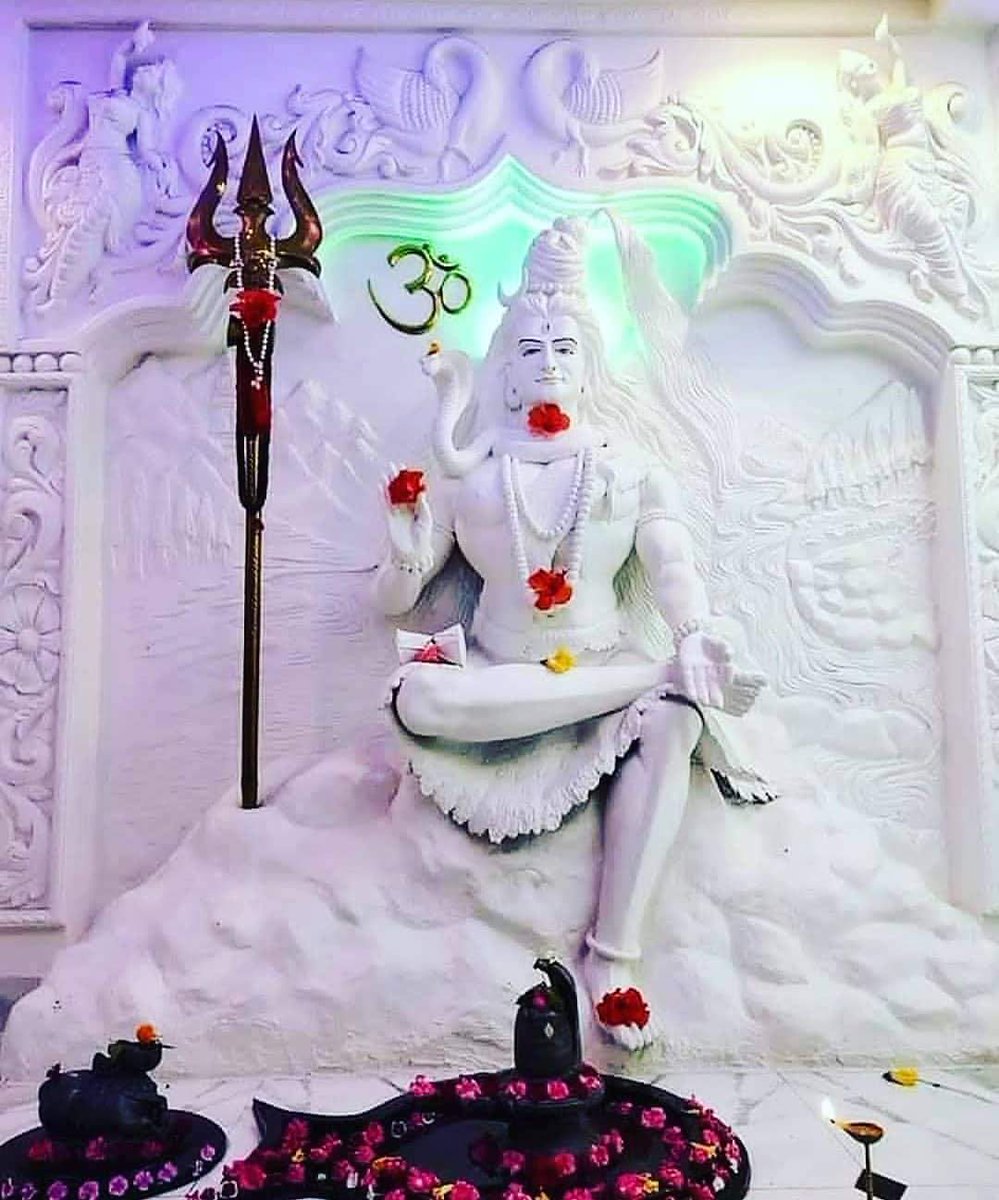 bababansiwala's tweet photo. ना सरकार मेरी है ना रौब मेरा है ना बड़ा सा नाम है मेरा मुझे तो एक ही बात का घमण्ड है #महाकाल की भक्ति से होता मेरा सबेरा है
Jai  mahakal https://t.co/6WDLfA58pD