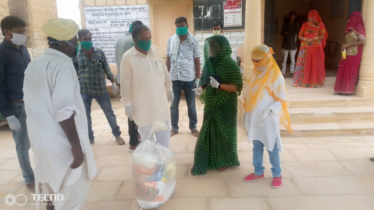 anshulb92's tweet photo. Responding to the pandemic, 92 families of 5 panchayat, Jaisalmer district from DNT, NT who used to earn their living as folk artists were supported with dry ration kits. Thanks to @LIC_HFL for their support 
@ActionAidIndia @sion_kongari @prk_2016 @NaghmaKhaliq https://t.co/qYxGBgMQyw