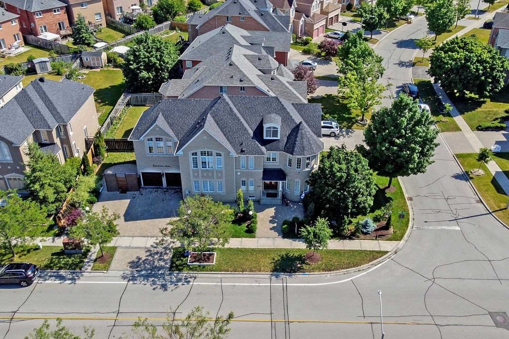 SearchRealty's tweet photo. Rare Opportunity! 5BR4WR Detached Home in Richmond Hill for Sale! #DetachedHome #RichmondHill #RealEstate #SearchRealty
https://t.co/gw1G5141hn https://t.co/Tfhfqp22Ag