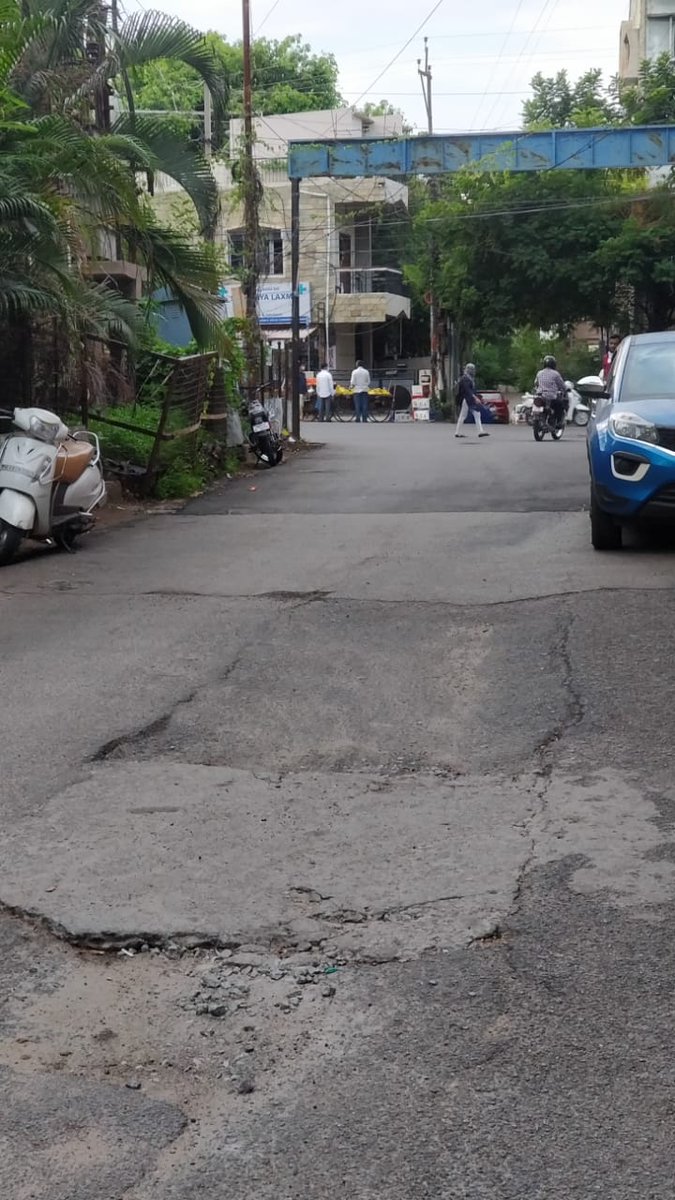 srinivas_ved's tweet photo. @GHMCOnline @KTRTRS 
Crater on road not recarpeted for more than a year, 2 days back patch work done but main issue not addressed, venkateswara colony, next to water tank Narayanaguda 
Venkateswara colony welfare association https://t.co/V6S22yj6Pj