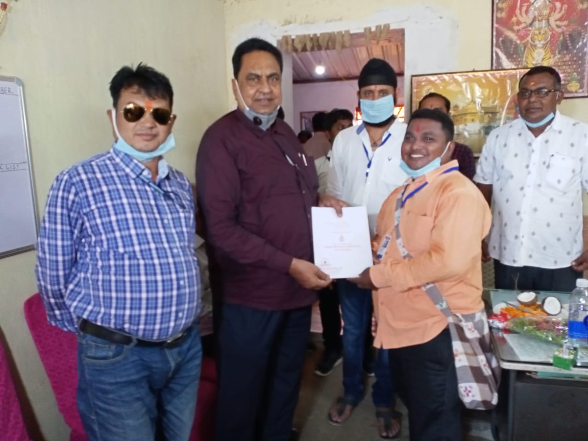 BJD4Balangir's tweet photo. ପ୍ରେସ କ୍ଲବ, କଣ୍ଟାବାଞ୍ଜି ଦ୍ୱାରା ମେଗା ରକ୍ତ ଦାନ ଶିବିରରେ ପୂର୍ବତନ ବିଧାୟକ ତଥା ରାଜ୍ୟ ବିଜେଡି ସାଧାରଣ ସମ୍ପାଦକ ଶ୍ରୀଯୁକ୍ତ ଆୟୁବ ଖାଁ ମୁଖ୍ୟଅତିଥି ରୂପରେ ଯୋଗଦାନ କରି ରକ୍ତଦାତା ଉତ୍ସାହିତ କରିଥିଲେ।
@Naveen_Odisha 
@bjd_odisha https://t.co/hVMAMZhvQX