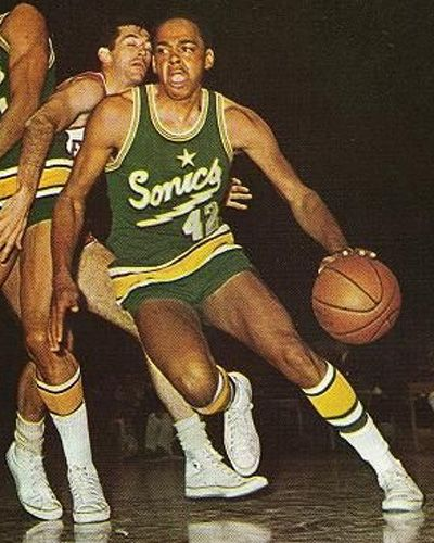 Walt Hazzard: 1967-68.24pts, 4rbd, 6.2ast. 44.1 FG%, 77.4 FT%.