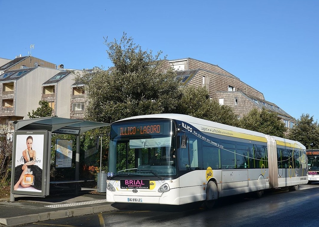 TRIBOFILM's tweet photo. Assurer la #maintenance des abris bus nécessite une organisation qui peut devenir lourde pour une #collectivité ! Une solution #GMAO peut répondre aux différents besoins (inventaires, planification des interventions...) et faciliter leur suivi: https://t.co/UbPAb9oCRf https://t.co/FW5lepK4X7