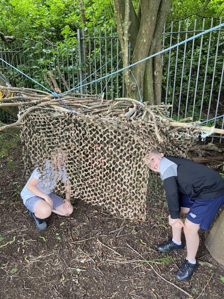 Springwood_Prm's tweet photo. Year 4 Bubble B have worked as a team creating a Den outside in the Forest Schools this afternoon. Fantastic teamwork and communication. They even measured a 2 Metre distance to create two entrances. #SpringCaernarfon https://t.co/DzpCMR7n0Y