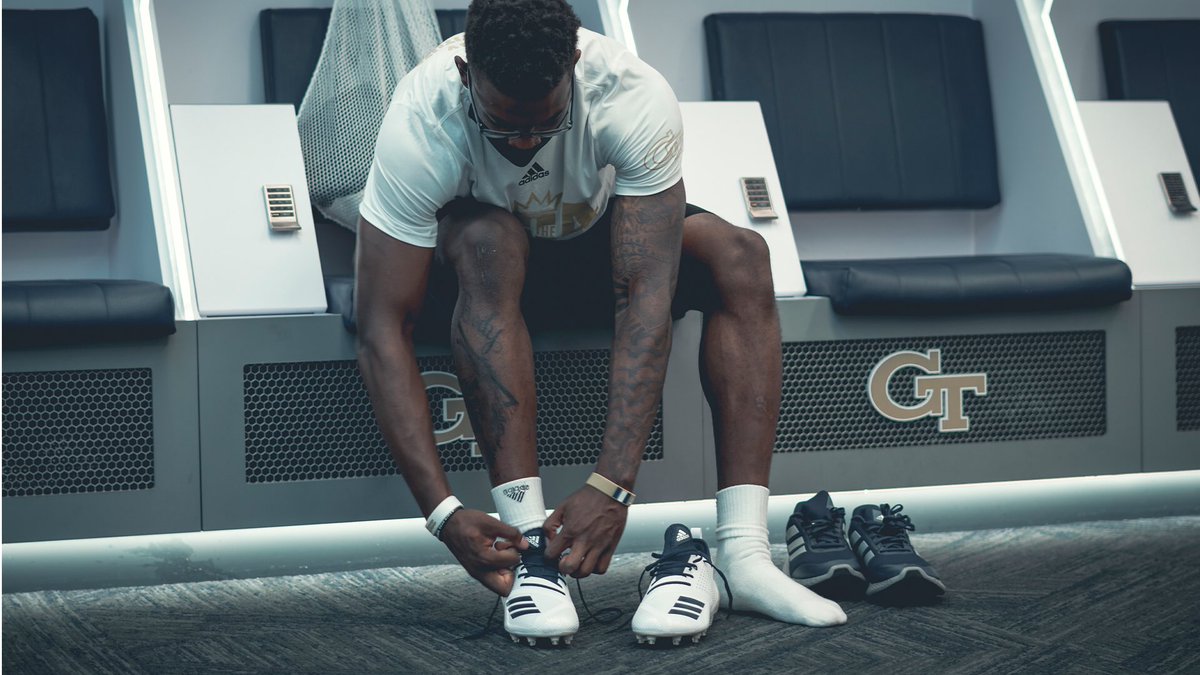 GTFootball's tweet photo. 𝗧𝗵𝗿𝗲𝗲 𝗦𝘁𝗿𝗶𝗽𝗲 𝗟𝗶𝗳𝗲 😎🔥🗣
@GeorgiaTechFB @CoachCollins 
@adidas #4the404 https://t.co/o2o2gzEGFb