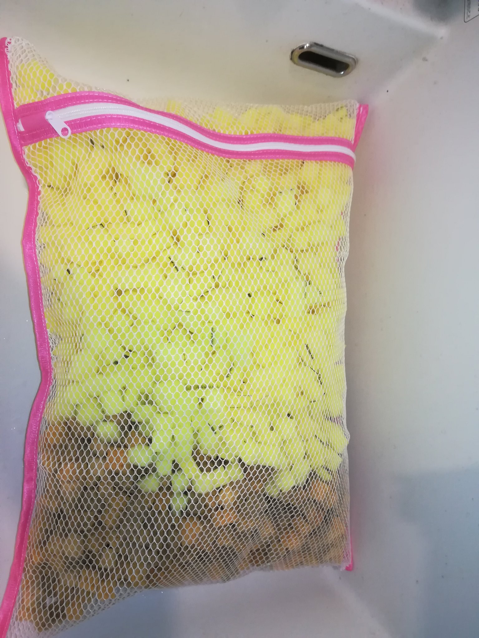 Rb 濾材が足りなくて何年かぶりに濾材が製作 オートバックスとイエローハットで悩むも仕事帰りにあったイエローハットで洗車 スポンジを購入 濾過材 ろ材 水槽 スポンジ濾材 イエローハット オートバックス 洗車スポンジ T Co Pw9lj7fwzs