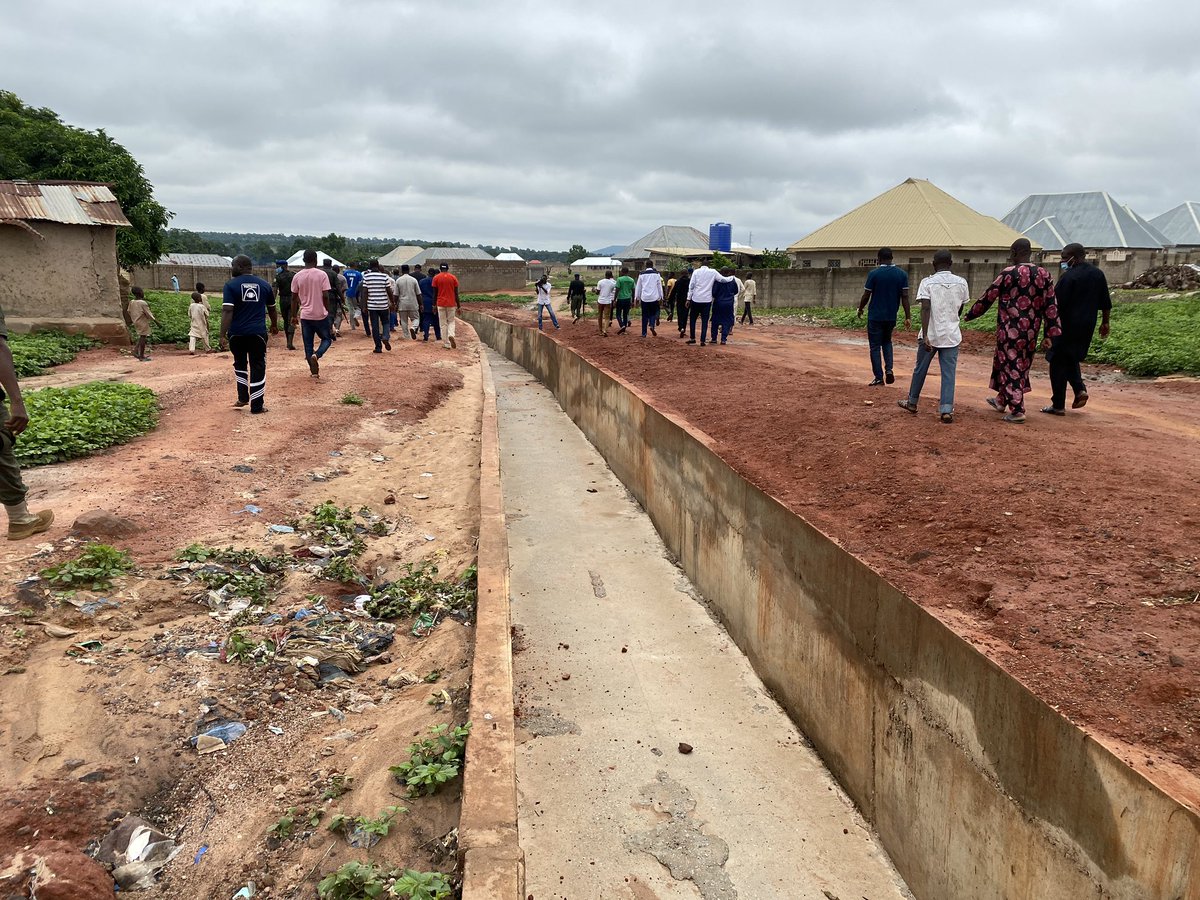 MP_Muye's tweet photo. The Construction of Concrete Drainage in Kontagora to address the Ecological problems being faced by the Communities there, these project is being carried out in the major Cities of the State
#InsideNigerProjects
#ASBProjects https://t.co/gLpkvTXRuy