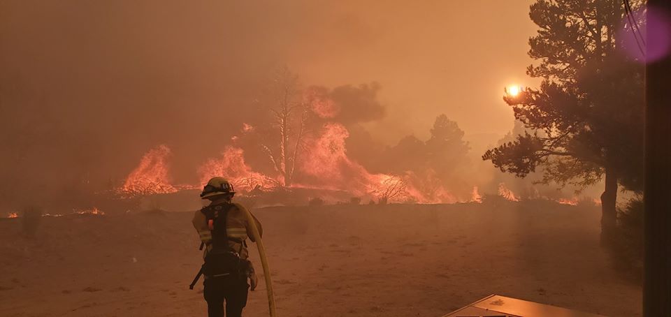 weatherbender_'s tweet photo. Thank you to all the🧑‍🚒who are keeping us safe during the wildfire season 🙏

📸 from @EFPFirefighters as they head to the #NumbersFire in southern Douglas County https://t.co/spqvBZ2tVC