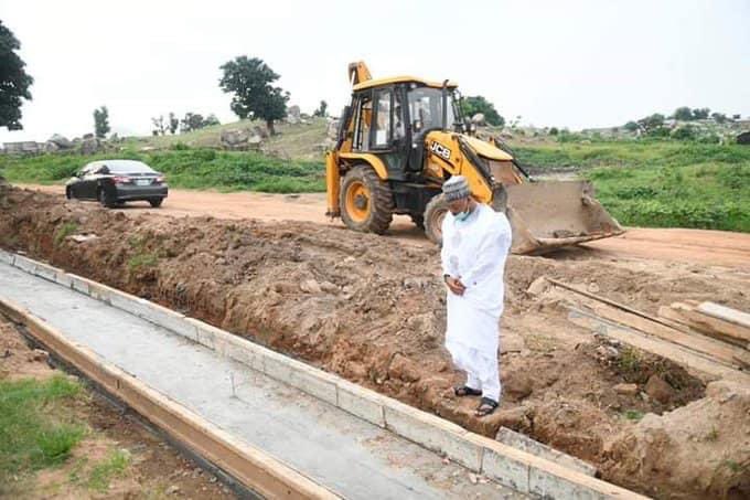MP_Muye's tweet photo. Work has also resumed on the Tayi - Abbatoir Road in Minna.
#InsideNigerProjects
#ASBProjects https://t.co/jl5tPkC52i