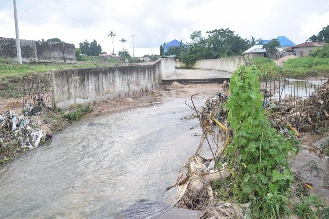 MP_Muye's tweet photo. The Adminstration of Governor Abubakar Sani Bello has also resuef Construction of Drainage System in Minna Metropolis to Address flooding in the city
#InsideNigerProjects
#ASBProjects https://t.co/4lyq3ggll8