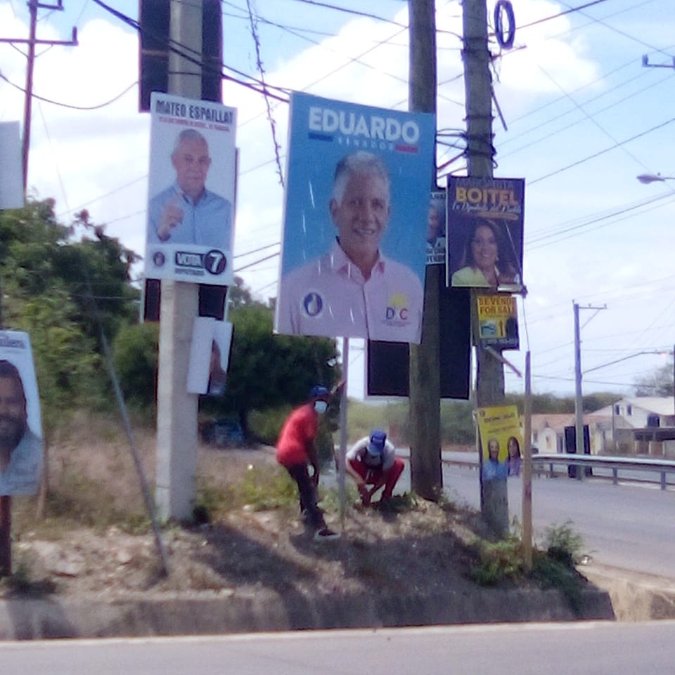 EduardoEstrella's tweet photo. En cumplimiento con lo que establece la ley, hemos procedido desde ayer al retiro de la publicidad en la provincia de Santiago. https://t.co/gzCAlyQz3e