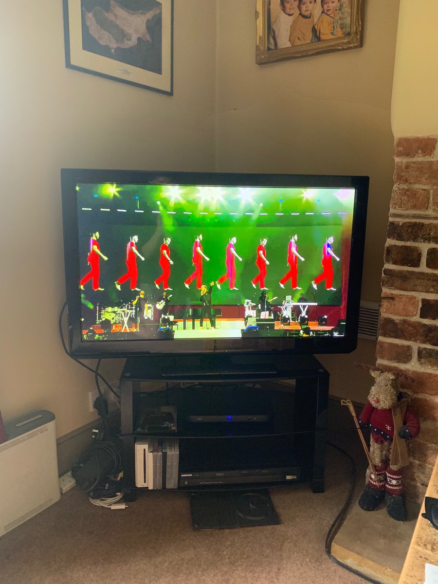 soccersazza's tweet photo. @GaryBarlow re-watching this amazing set, when soo many people came together in solidarity💙 Thank you for bringing Joy through the Music #TT 🤩 https://t.co/t086RC9WHW