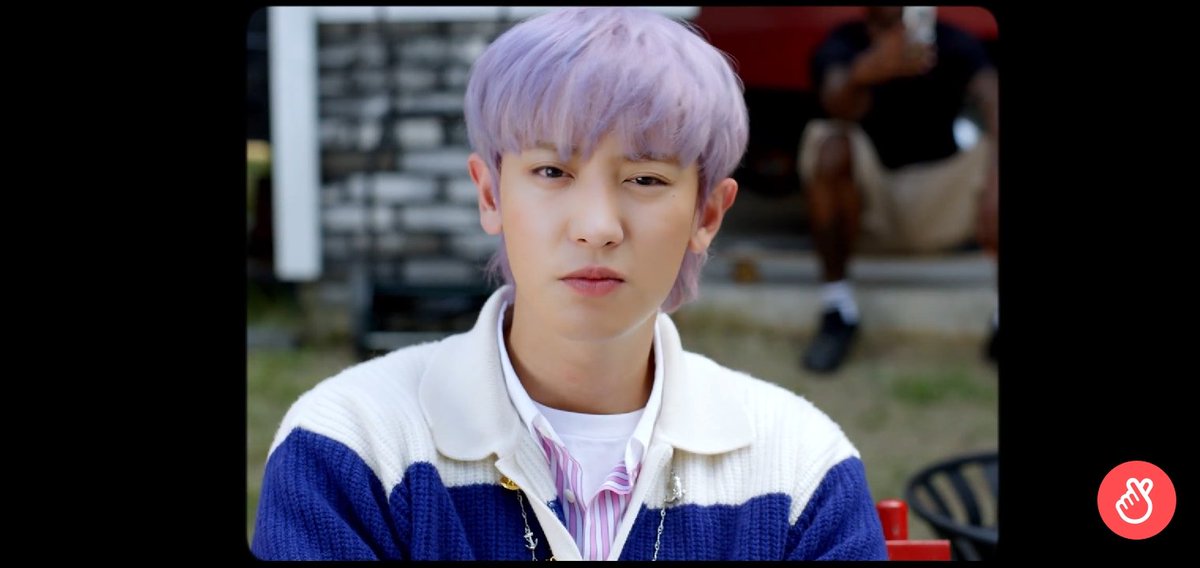 Ainsylee's tweet photo. No one:

Literly no one:

EXO-SC: Let's spoil the whole song on our VLive Broadcast and release the MV unexpectedly. 🤣

@weareoneEXO 
#EXO
#EXO_SC 
#EXO_SC https://t.co/bqYwrhIpGu