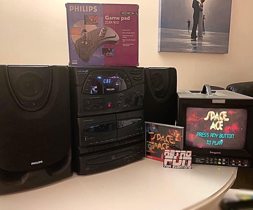 フィリップス FW331 ミニHiFiシステム VCD Mini Hi-Fi System FWV135