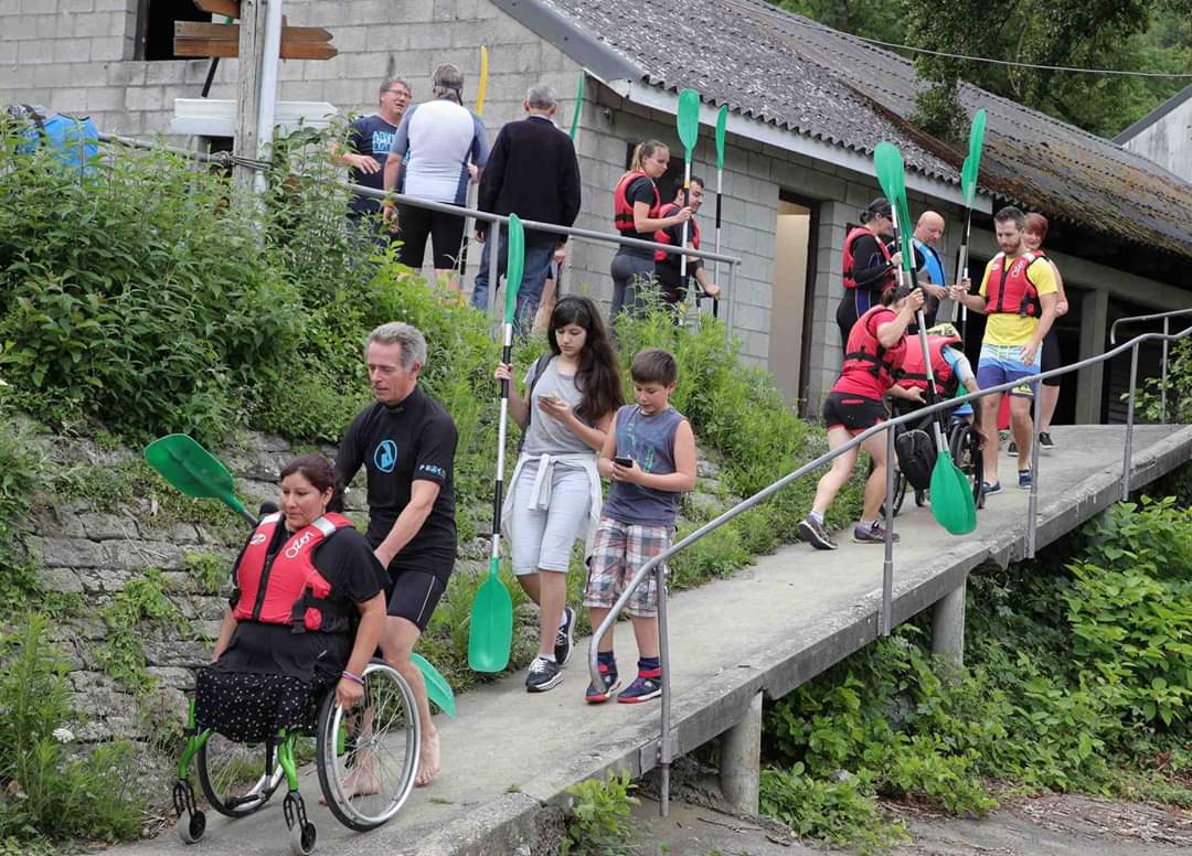 Cap2SportS's tweet photo. Initiation kayak ce dimanche au Royal MAVA Club Sauheid, dans le cadre d'une collaboration entre le club, Cap2Sports et le CHU de Liège.
Après une balade cool, une petite descente + rapide 😮 a été testée !
Merci au Mava Club pour l'organisation 👍. https://t.co/S1rZGq4gxF
