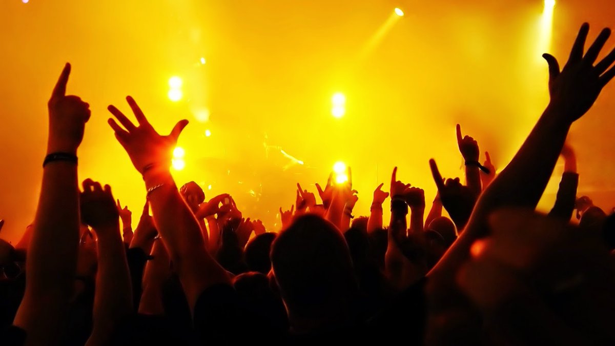 CollectiveCover's tweet image. AVENCHES “UN RIEN D’ÉTONNANT!”
Le Collective Cover sera en concert sur la place de l’église à Avenches de 18h00 à 22h00.🤘🎵🔊