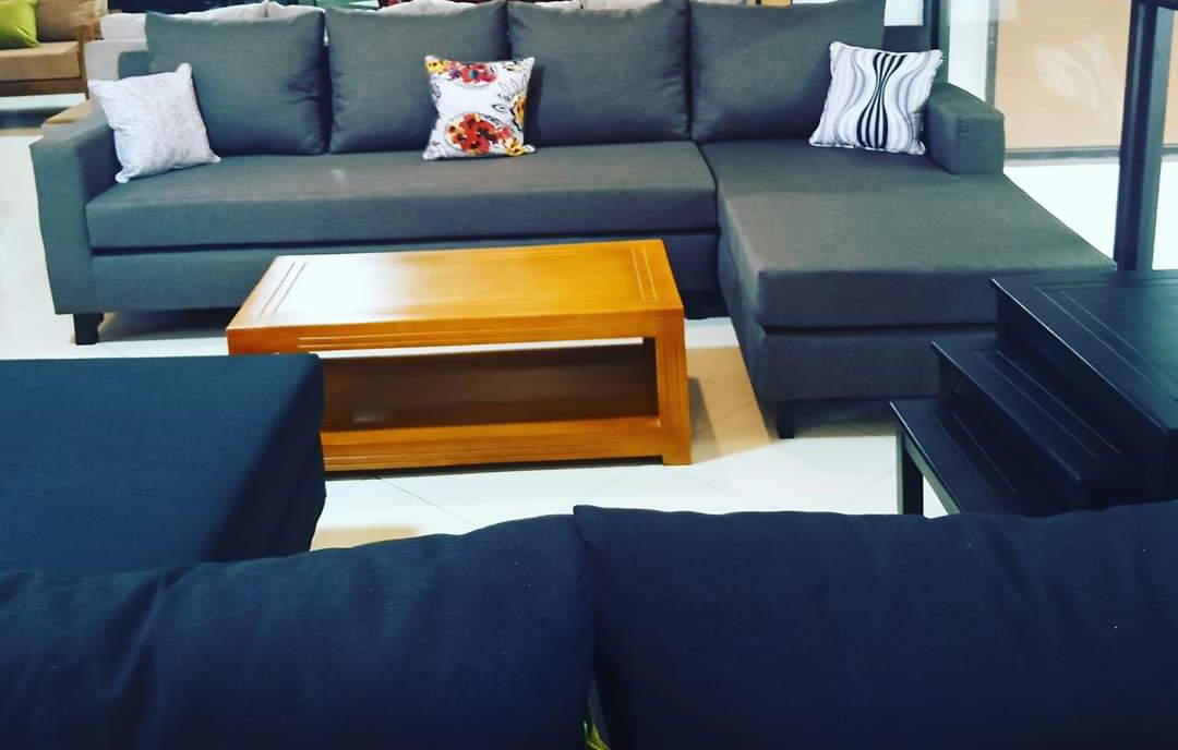 Riyabyoona's tweet photo. Give your living room an extra ordinary touch with Furniture kings. We are located at kitetika Gayaza road or you can reach us on 0777803898/0708676372. https://t.co/bhSd8tXJns