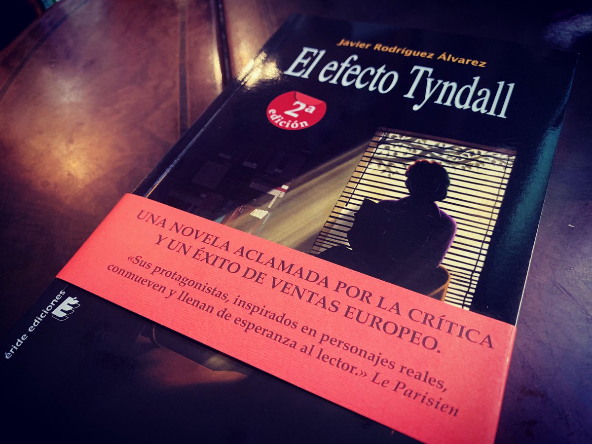 libreriajavier's tweet photo. Buenos amigos que me regalan fajas para mi novela, mientras Carmen sigue su camino, soltando lastre, dejando que el viento la lleve.
#elefectotyndall #love #❤️#erideediciones #lalibreriadejavier @eride_ediciones https://t.co/EmUhQnteI3