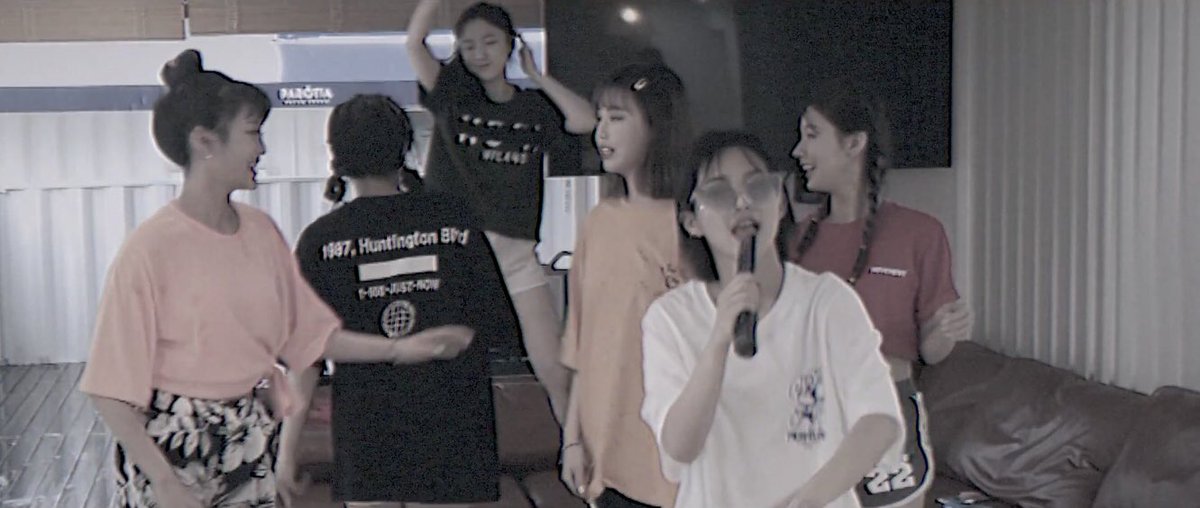 minnielite's tweet photo. blow your mind             i’m the trend
      (2019)                          (2020) 

#GIDLEareTHETREND @G_I_DLE https://t.co/lqfDA4iLxj