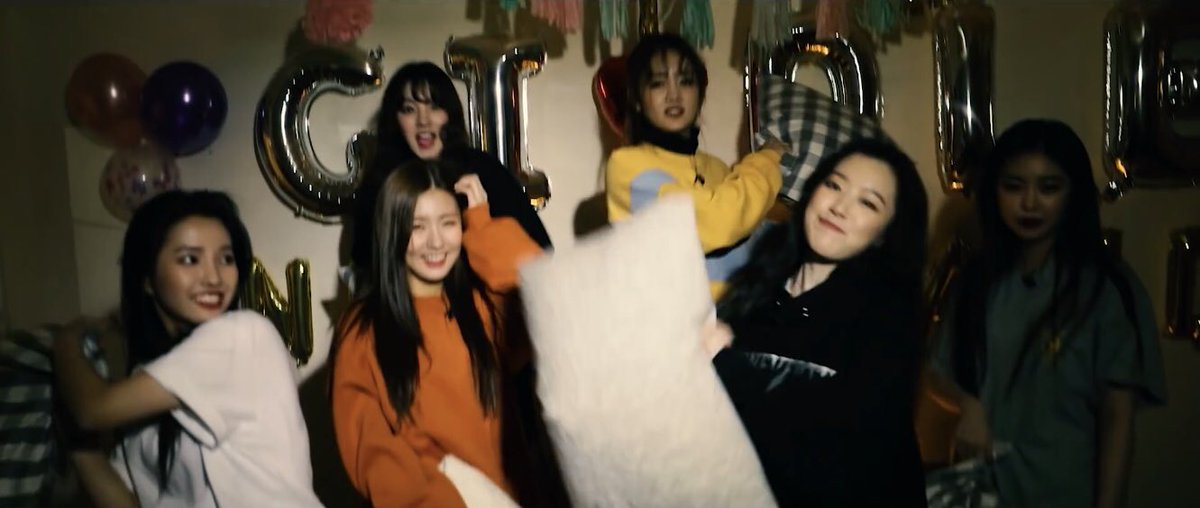 minnielite's tweet photo. blow your mind             i’m the trend
      (2019)                          (2020) 

#GIDLEareTHETREND @G_I_DLE https://t.co/lqfDA4iLxj