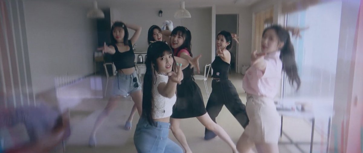 minnielite's tweet photo. blow your mind             i’m the trend
      (2019)                          (2020) 

#GIDLEareTHETREND @G_I_DLE https://t.co/lqfDA4iLxj