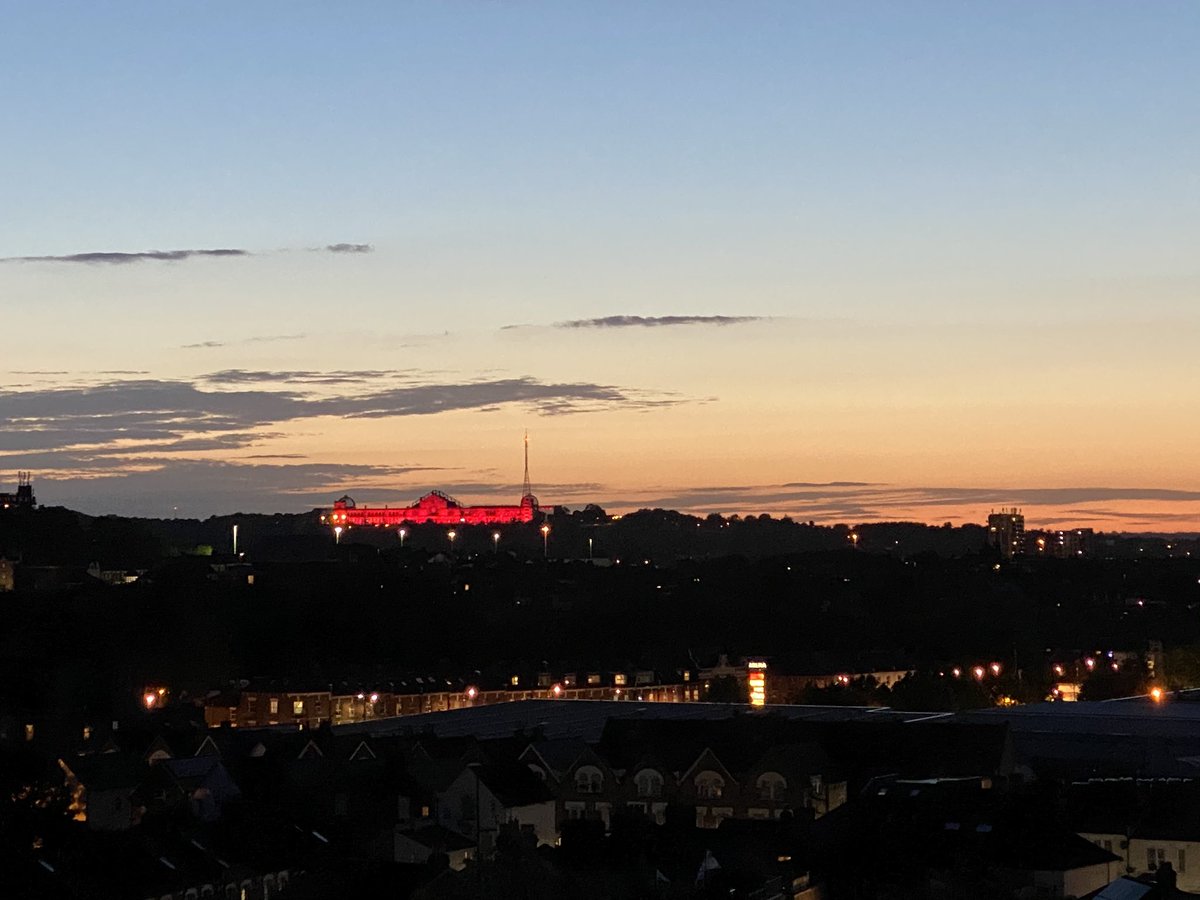 nicktinkercc's tweet image. Stunning view from my home as @AllyPallyWatch lights up to bring awareness to the importance of the Events Industry and the venues that have been so hugely affected. #LightItInRed #eventprofs