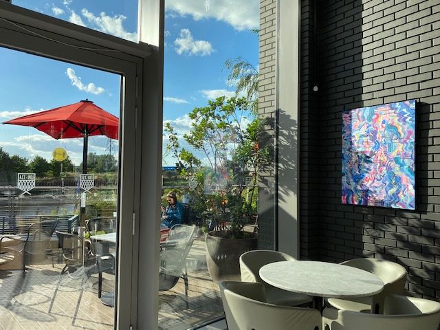 Trinity Art Gallery and The Grocer bring Emma Hill’s paintings into the modern restaurant at London City Island. The works are on display till 31st July.