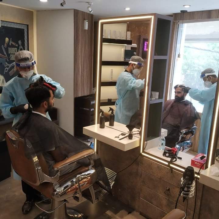 SalonVioz's tweet photo. We are thankful to all our clients for supporting us during these tough times and also by following all the safety norms to keep our salon safe.
#ViozSalon #GroomingService #salonsafety #precautions #safetyfirst #safetytips #salonsafety #SalonAppointment #safetyfirsttips https://t.co/No5Lz0hcka