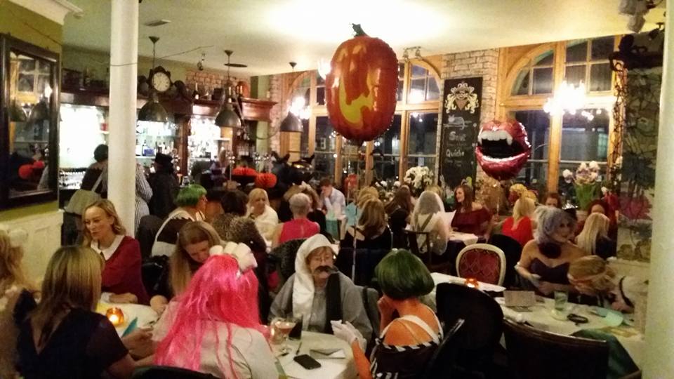 It's National Chocolate Day and we're looking back to our 2016 Halloween event at Richmond Tea Rooms which had a weird and wonderful 'Carlie and the Chocolate Factory' theme. 

Can you spot any Oompa Loompas? 🤔

#nationalchocolateday #charlieandthechocolatefactory #murdermystery