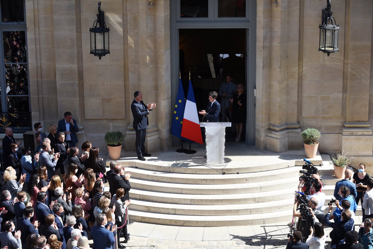 J_Denormandie's tweet photo. Je serai le ministre des agriculteurs, à leurs côtés, fier de leur travail que je connais bien.
Je serai le ministre d’une alimentation française durable et de qualité, accessible à tous, et prenant soin de chacun.
Maintenant, au travail ! https://t.co/KBLCBCYaag