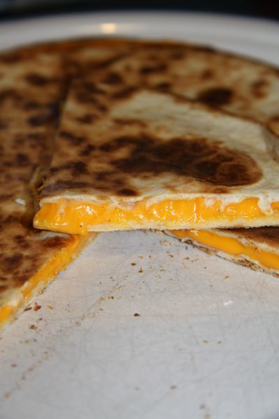 ptitchef's tweet photo. 🍴#Quesadillas au #fromage
🧀Pour le #déjeuner, on se régale avec cette préparation aussi #facile que savoureuse !😁
🤓La #recette→https://t.co/COpTOwoj1N https://t.co/RuLbqIj9XL