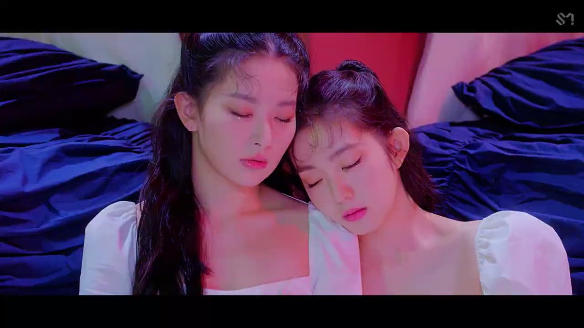 Yeajishair's tweet photo. IT'S CALLED SEULRENE'S POWER YALL 🔥
#watchmonster #RedVelvet_IRENE_SEULGI_ https://t.co/cYZN36l2AG