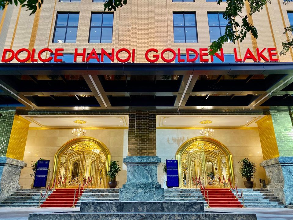 ByHanoi's tweet photo. Welcome to Dolce by Wyndham Hanoi Golden Lake! #DolcebyWyndhamHanoiGoldenLake #dolcehanoigoldenlakehotel #hanoi #hotel #luxuryhotel #grandopening #OpeningDay #Vietnam https://t.co/NnxENubsks