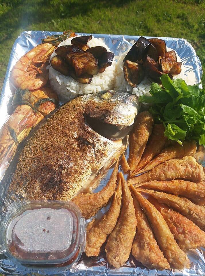 quickdelivery3's tweet image. اطلب الأن من مطبخ الروبيان للأسماك 
 ☎️ 0944384041 ☎️ 
كما يتوفر خدمة توصيل الطلبات لأي مكان داخل بنغازي 
وجبه تريليا 25 د
وجبه قاجوج 30 د
وجبه قاروص 25 د
وجبه جمبري 50 د
وجبه مشكل 65 د
شربة فواكه بحر 20 د
بلعون شارع كافي بكرج