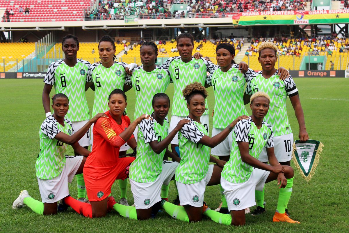 CAF_Online's tweet photo. The art of posing for team photo 😅 https://t.co/q4KdIWBCHr
