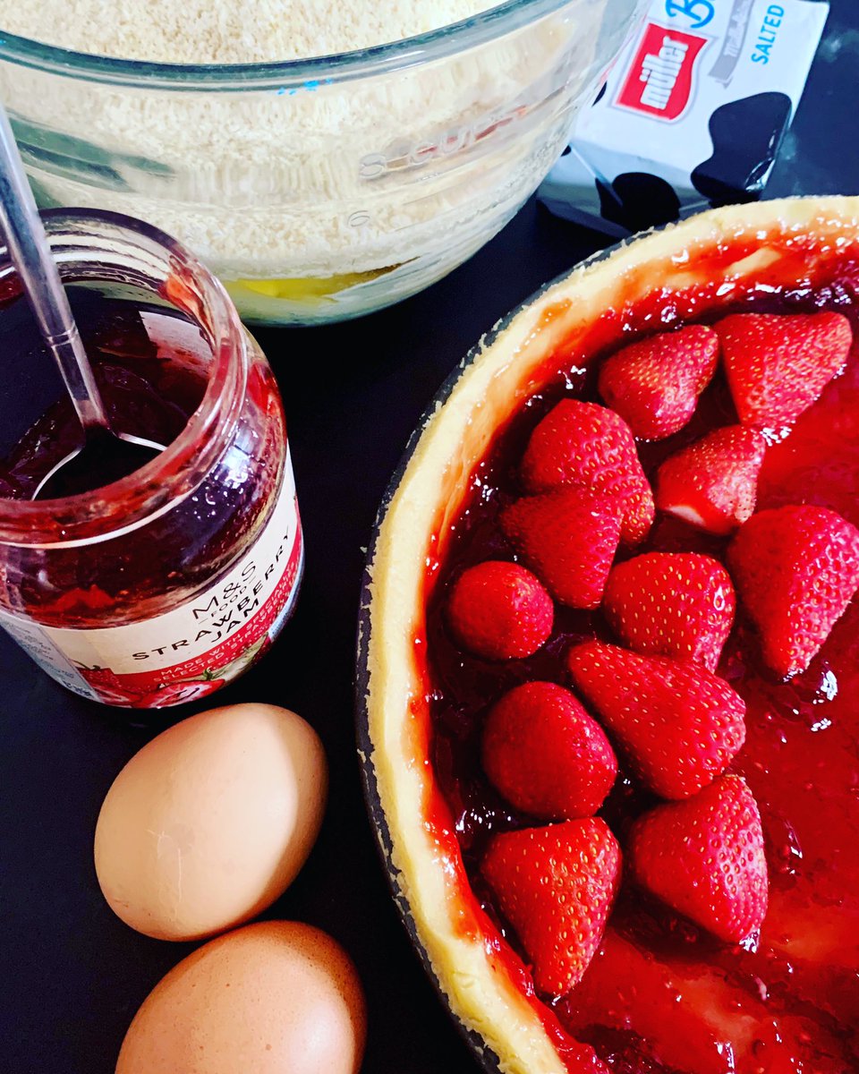 BakedByRomanos's tweet photo. Fresh Strawberry Frangipani Tarts in progress, ready for delivery to @bridgescambridge tomorrow. Summer baking!
#frenchtarts #pâtesucrée #frenchpastries🇫🇷 #huntingdonfood #localfood #localbusiness #britainsbesthomecooks_ #supportyourindependents #supportlocalbusinessess https://t.co/07m0APESGK