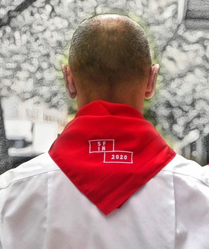 Se oye en el cielo una jota
que hizo a San Fermín llorar
se la cantaba un Navarro
que el encierro no verá.

VIVA SAN FERMÍN
GORA SAN FERMIN

Este año no veremos encierros. Debemos actuar con responsabilidad. ¡Feliz día de San Fermín! #Sanfermines2021 #LosViviremos #ideaSFIN