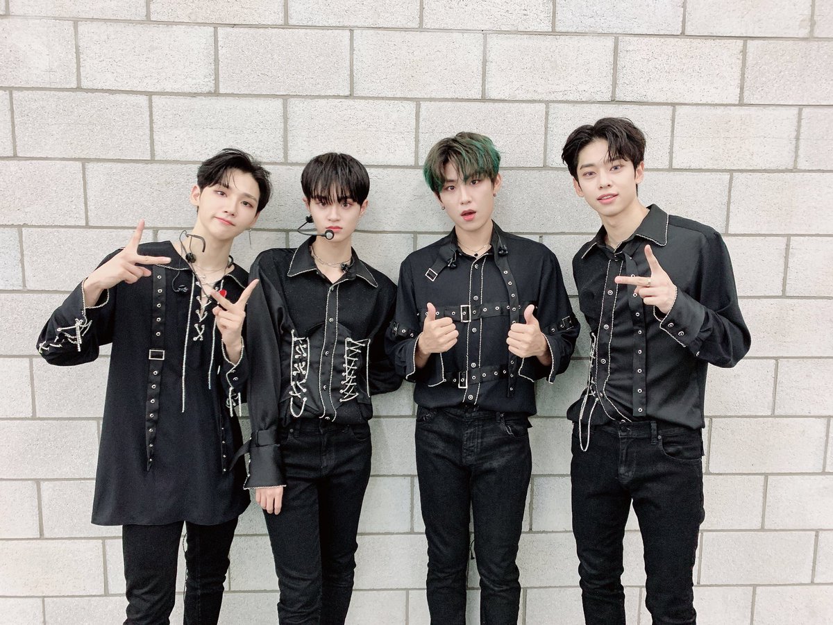 AB6IX's tweet photo. 기억해... 🌟7월 7일🌟 답을 줘 첫 1위‼😭 언제나 모든 영광은 ABNEW 거예요💛💚💙 앞으로도 522년 함께 해 줄 거지⁉

#AB6IX #VIVID #답을줘 #에이비식스 #전웅 #김동현 #박우진 #이대휘 #브랜뉴뮤직 #BRANDNEWMUSIC https://t.co/c99xnSqJWw