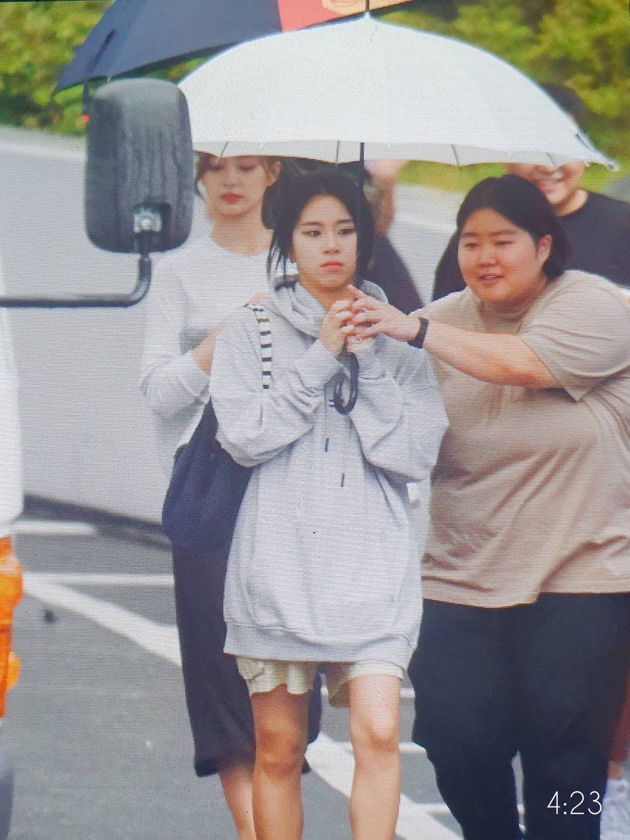 IU0516_raindrop's tweet photo. ラップ組傘が絡むと機嫌悪く���るみたい https://t.co/RdhzV2YHLK