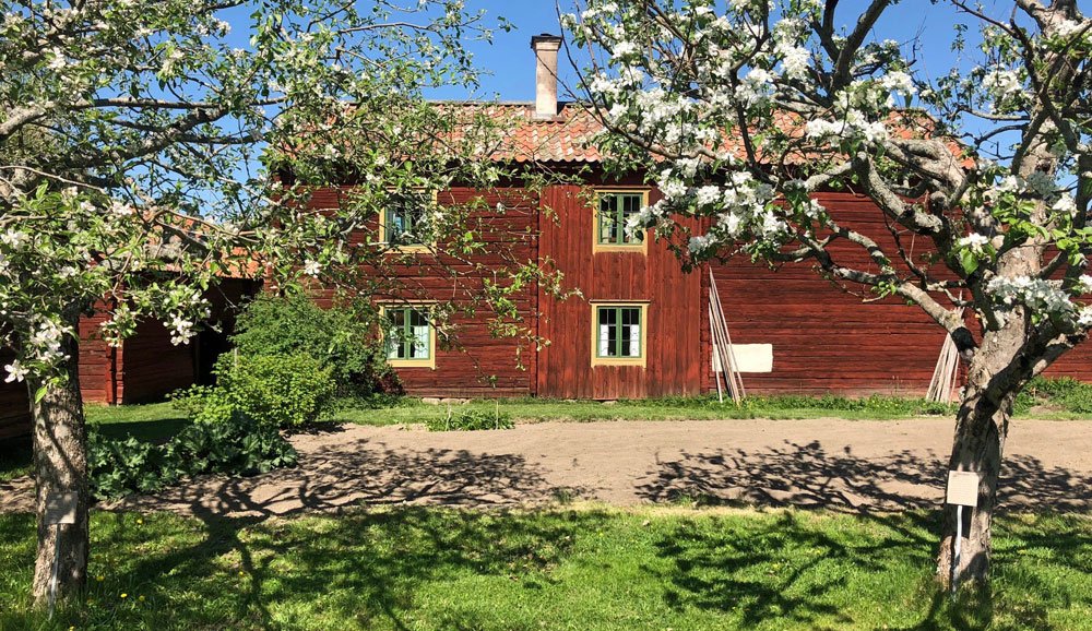 svenskhistoria's tweet photo. Friluftsmuseet Disagården i Gamla Uppsala visar hur människor levde på den uppländska landsbygden under 1800-talet. Museet öppet hela sommaren fram till sista augusti. #kulturarv #svhist https://t.co/pG6HiJWD2P