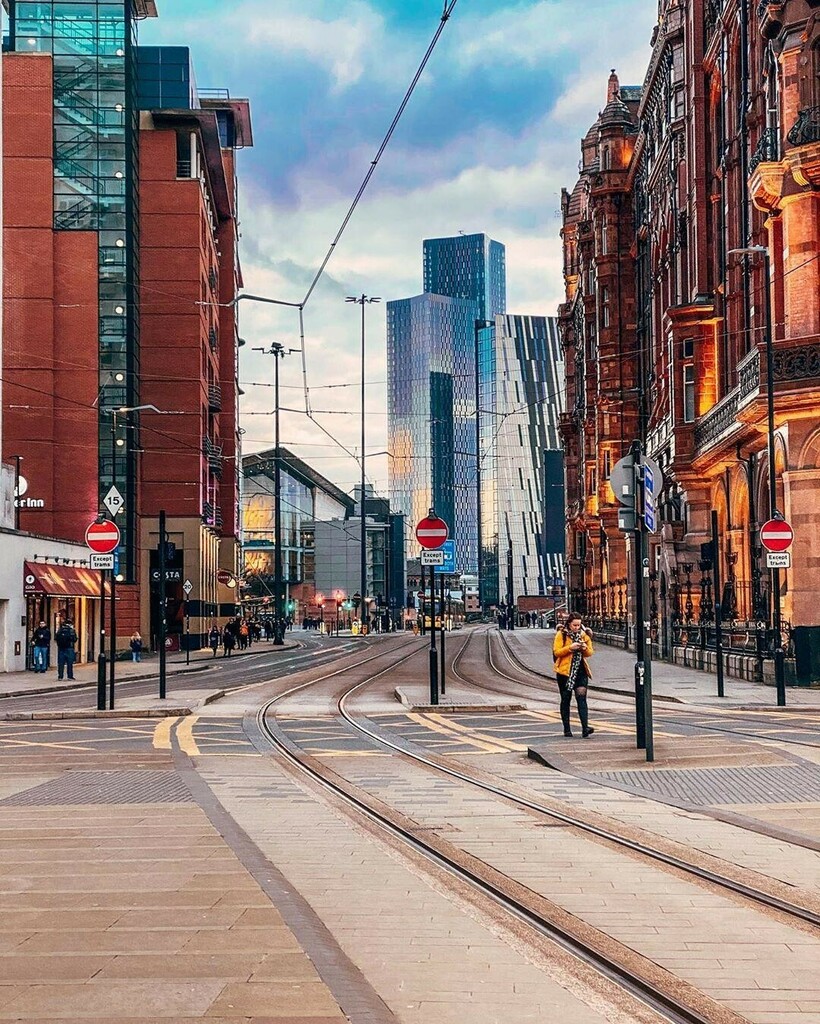 Manchester is a work of art 👌🐝 @naserphotographs 📸 instagr.am/p/CCVmrp1DMGZ/