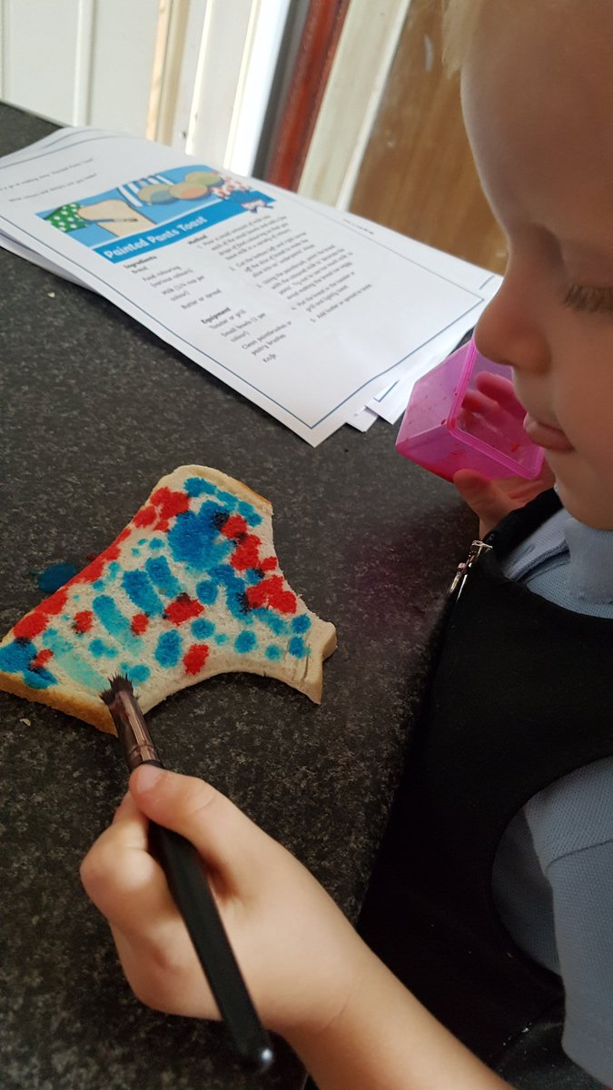 gemroseh's tweet photo. Mummy and layla enjoyed making painted pants toast for a little snack 😋 @MeynellSchool https://t.co/cA1O4cNzSu