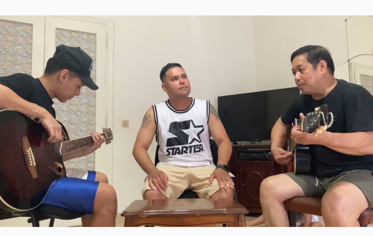 PobleteAllen's tweet photo. Entablado by Poblete’s Family @AkiePoblete2  @AlexPoblete19 

RapAcoustic Jamming session
Hope You like it TwitterWolrd
God Bless You all po..

https://t.co/nfnLLH7LtA via @YouTube https://t.co/ubilsYUVRe