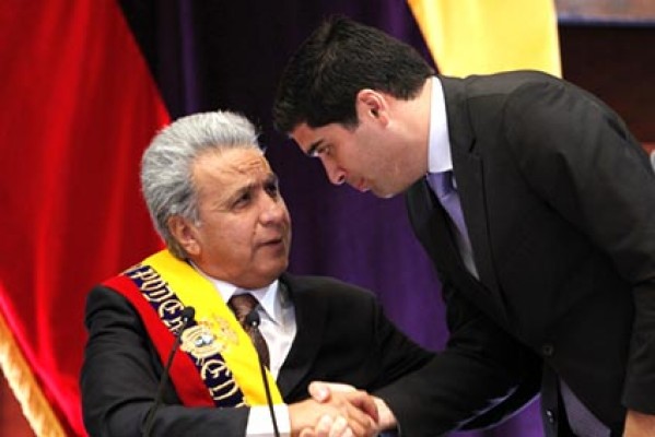 EnfoqueSUR's tweet photo. #Ahora 🇪🇨

Renuncia el vicepresidente de #Ecuador Otto Sonnenholzner. El anuncio fue hecho a través de cadena nacional.

Es el tercer vicepresidente que dimite de su cargo desde el inicio de la gestión de Lenín Moreno. https://t.co/PRi2k7cCfP
