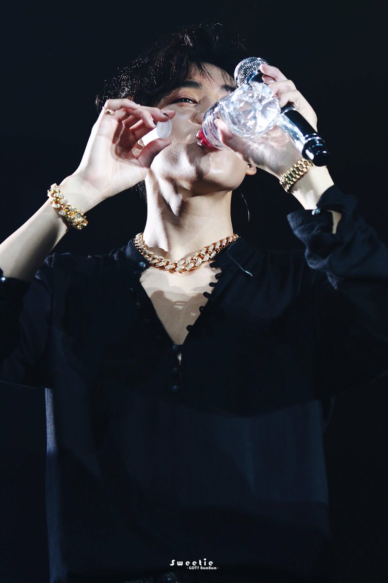 sweetie_bam's tweet photo. 180708 @BamBam1A 
Eyes On You in Houston
🍼👶🏻💓 ✨🙅🏻🙅🏻‍♂️✨
#น้องแบมตัวแค่เนี๊ย ...5555🤣
#뱀뱀 #BamBam #แบมแบม
#갓세븐⁠ #GOT7 ⁠ https://t.co/jJRlvbrbrx