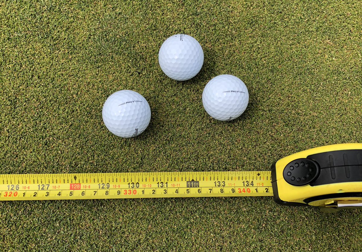 Surfaces shaping up nicely after a 12tonne top dress this morning over 1.5ha’s of putting green, 11 days out from the <a href="/beaconsfield_gc/">Beaconsfield Golf Club</a> club championships. Just scraping 11ft off a single cut