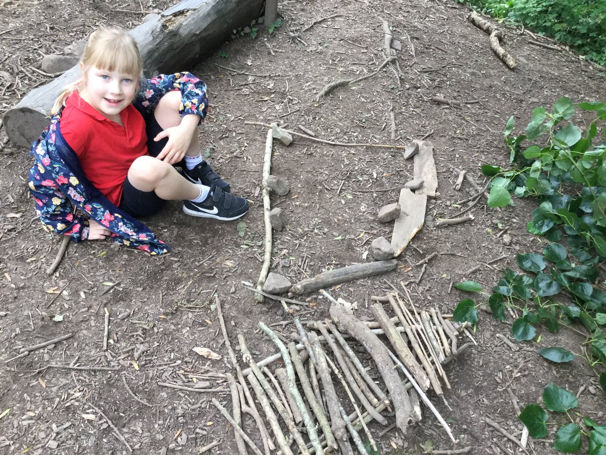 PPSMrsBeard2JB's tweet photo. Year2 group B enjoyed finding materials in the Forest School to create either the Leaning Tower of Pisa or the Colosseum. Can you guess which is which?@PPSHumanites @PPSExpresiveArt @PPSHealth_Well https://t.co/KEZ0gqR0f2